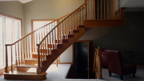 Weirdly Positioned Stairs '19 - DSC08615.jpg