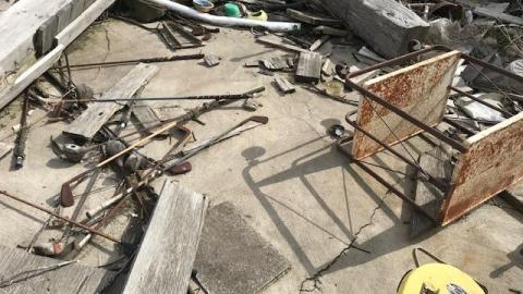 collapsed house - living-in-trailers-but-life-a-movie6.jpg