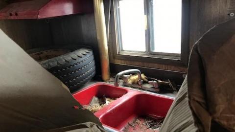 small trailer - living-in-trailers-but-life-a-movie28.jpg