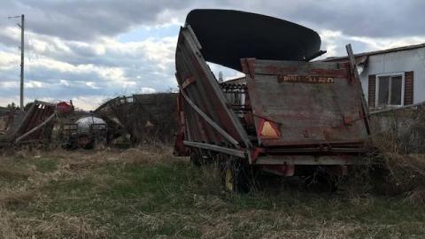 small trailer - living-in-trailers-but-life-a-movie13.jpg