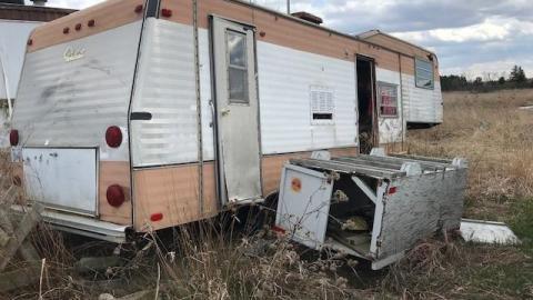 small trailer - living-in-trailers-but-life-a-movie31.jpg