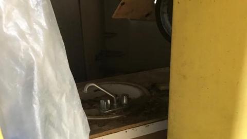 big trailer - living-in-trailers-but-life-a-movie18.jpg