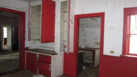 Nov Visit - inside - House 4 (22).jpg