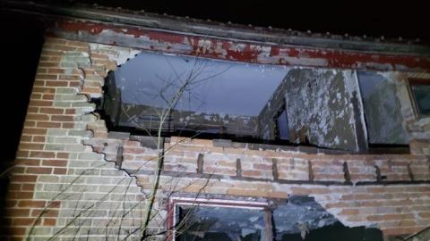 Collapsed Walls and Flood - 20200404_233158.jpg