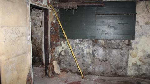 Queen Joseph - IMG_8002.jpg