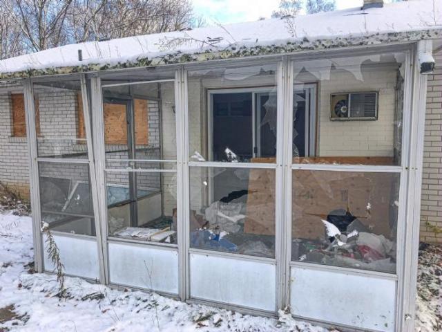 All alone bungalow photo 4