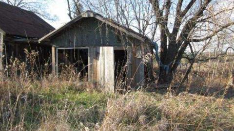 Outside - Graffiti-House2.jpg