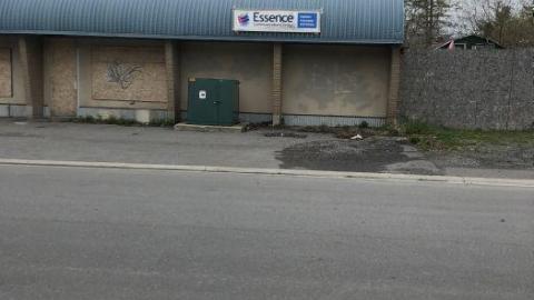 STRIP MALL - 9E347B4B-2FF3-4D67-B4E3-C07EE2.jpg