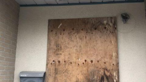 STRIP MALL - 0A316946-35E5-4EE8-A93C-FC4892.jpg