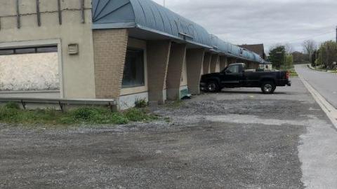 STRIP MALL - 7832BA73-2991-4393-9D13-8732F6.jpg