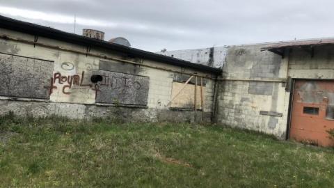 STRIP MALL - B7940F7A-4288-4EE3-B970-733733.jpg