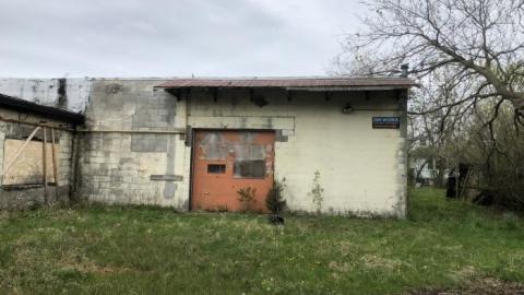 STRIP MALL - DE6341D8-5838-4391-B326-E14C51.jpg