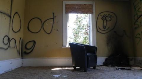 Trash Talk - P1030286.jpg