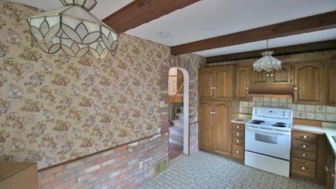 Brown Bathroom Backsplit photo 5