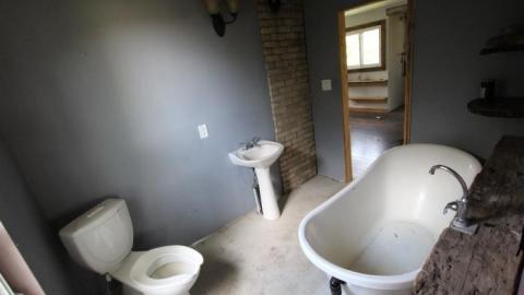 Moar Than One Abandonment... - IMG_0772.jpg