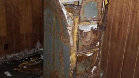 Falling cabinets (filing) - 20200629_222608.jpg