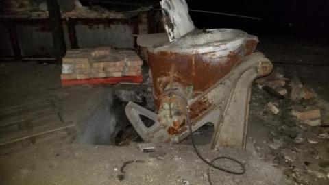 Falling cabinets (filing) - 20200629_221957.jpg