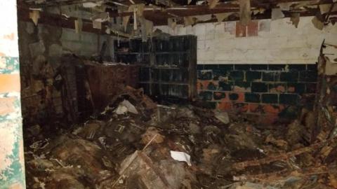 Falling cabinets (filing) - 20200629_224422.jpg