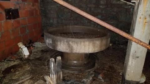 Falling cabinets (filing) - 20200629_224610.jpg