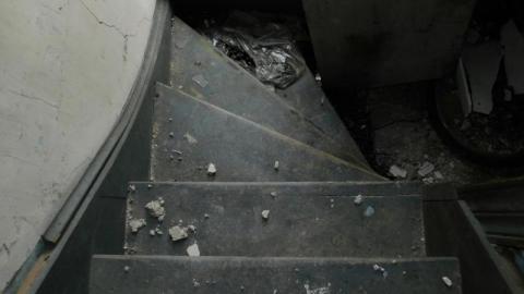 April 30 2020 - v7r90rdoBBnHJPFufueqW6hMLTSnIvnPZF1SB6OinXPjSNp8wJtEnqha7820stairs 2.jpg