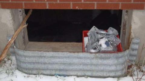 Little House - winter 004.jpg