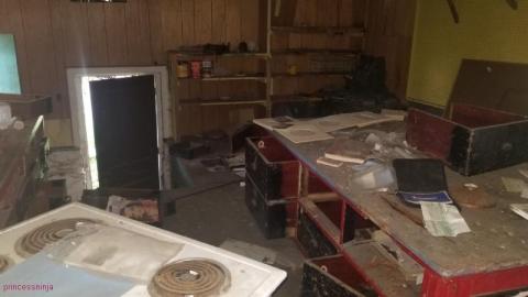 Quick Stop - DSC_0046kqr.jpg