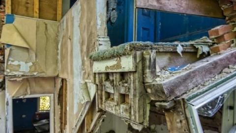 Smash house - IMG_4094sbIZ.jpg