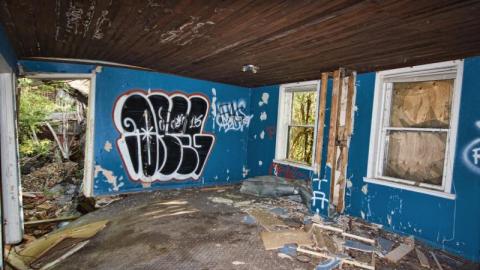 Smash house - IMG_4099sDxk.jpg