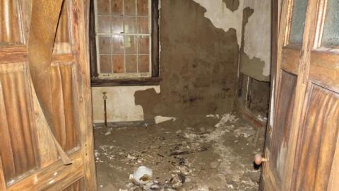 Long abandoned - IMG_0192QNu.jpg