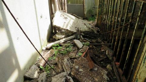 Long abandoned - IMG_0198xgV.jpg