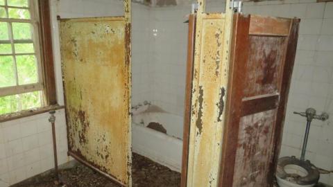 Long abandoned - IMG_0202kEl.jpg