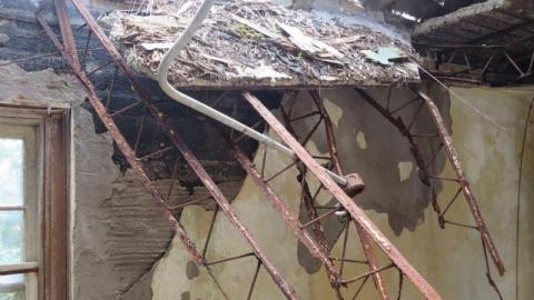 Long abandoned - IMG_0211VuJ.jpg