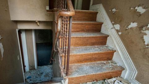 Mold House - IMG_4536sKsr.jpg