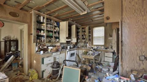 March 2016 - 004esC.jpg