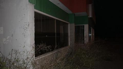 Night Visit - 01FA6E30-9BB6-4BA8-A5DD-5F422A5684A5BWw.jpg