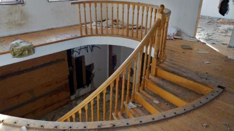 Sleazy Staircase & Rusty Springs - Markham, Ontario