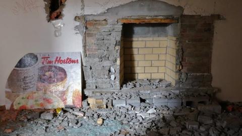 Sleazy Staircase & Rusty Springs photo 4