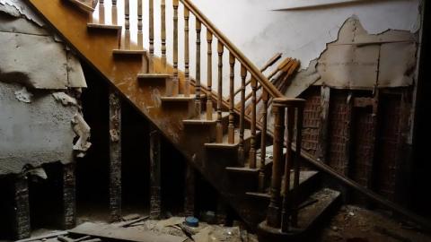 Sleazy Staircase & Rusty Springs photo 5