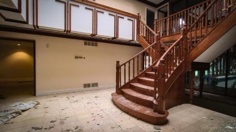 Titanic Staircase  - PSX_20200910_192013woU.jpg