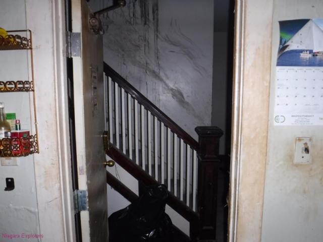 House on Niagara Parkway photo 3