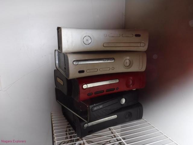 House on Niagara Parkway - Niagara Falls, Ontario