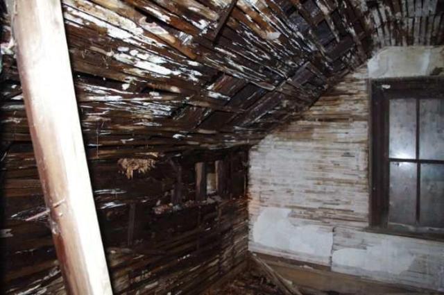Fenel Rd home interior views - Upstairs room.jpg