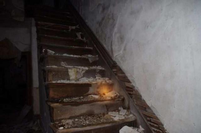 Fenel Rd home interior views - Standing at foot of main stair.jpg