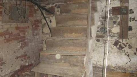 Inside - House - Bsmt - 04.jpg