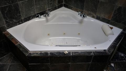 Backyard Party April '20 - DSC06254.JPG