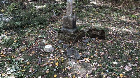 Backus Pioneer Cemetery - Backus (1)-min.JPG