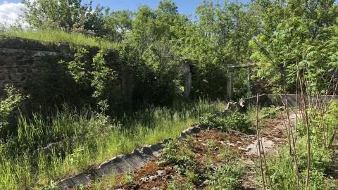 HVHT Bridge and old farm. - IMG_7812-min.JPG