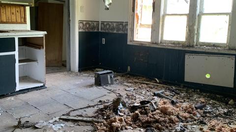 Abandoned Motel - IMG_4437.JPG