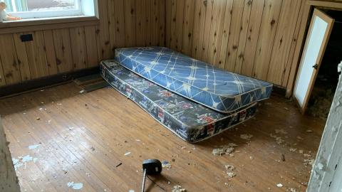 Abandoned Motel - IMG_4566.JPG