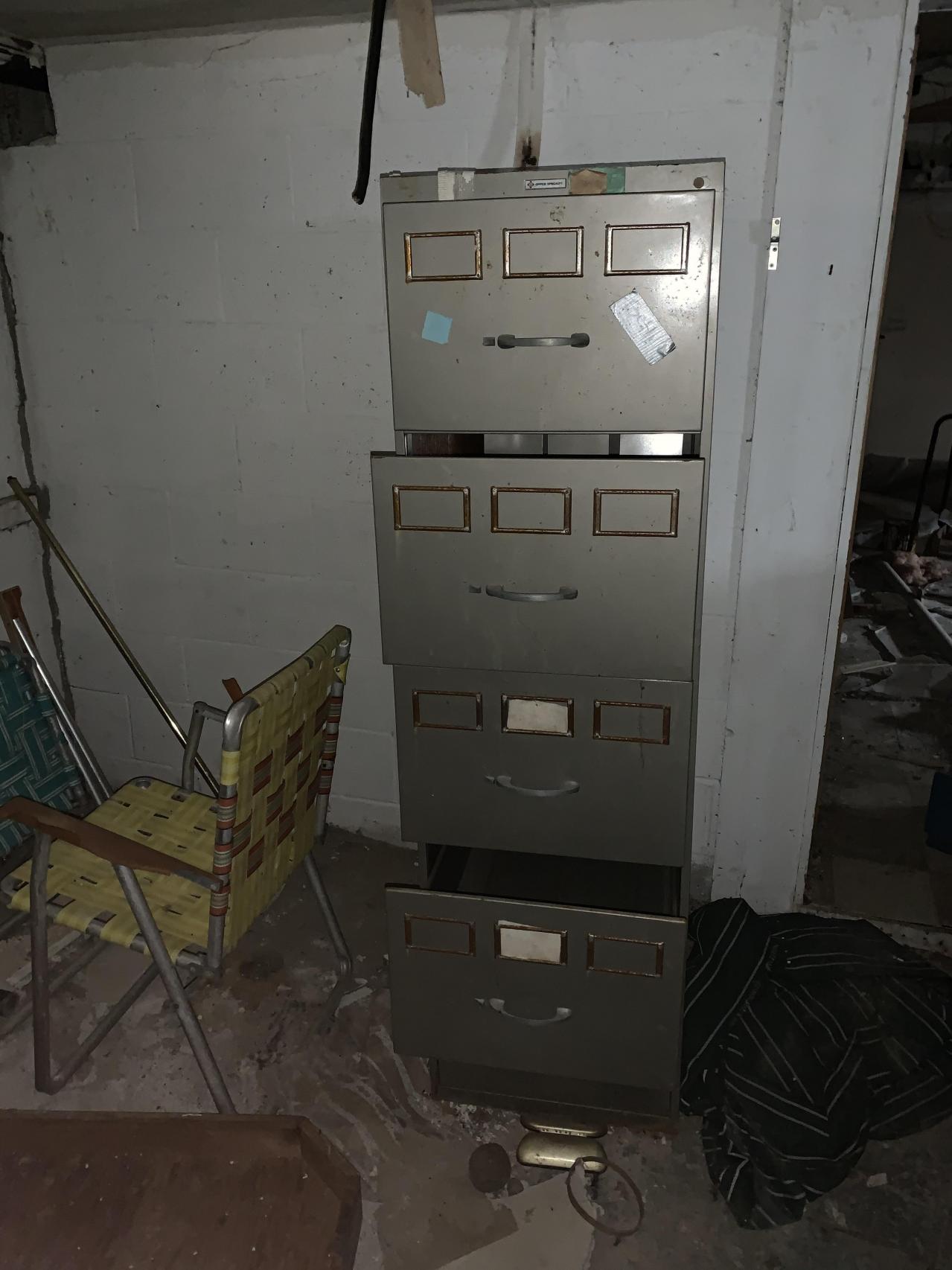 Surprise office space - IMG_8486.JPG